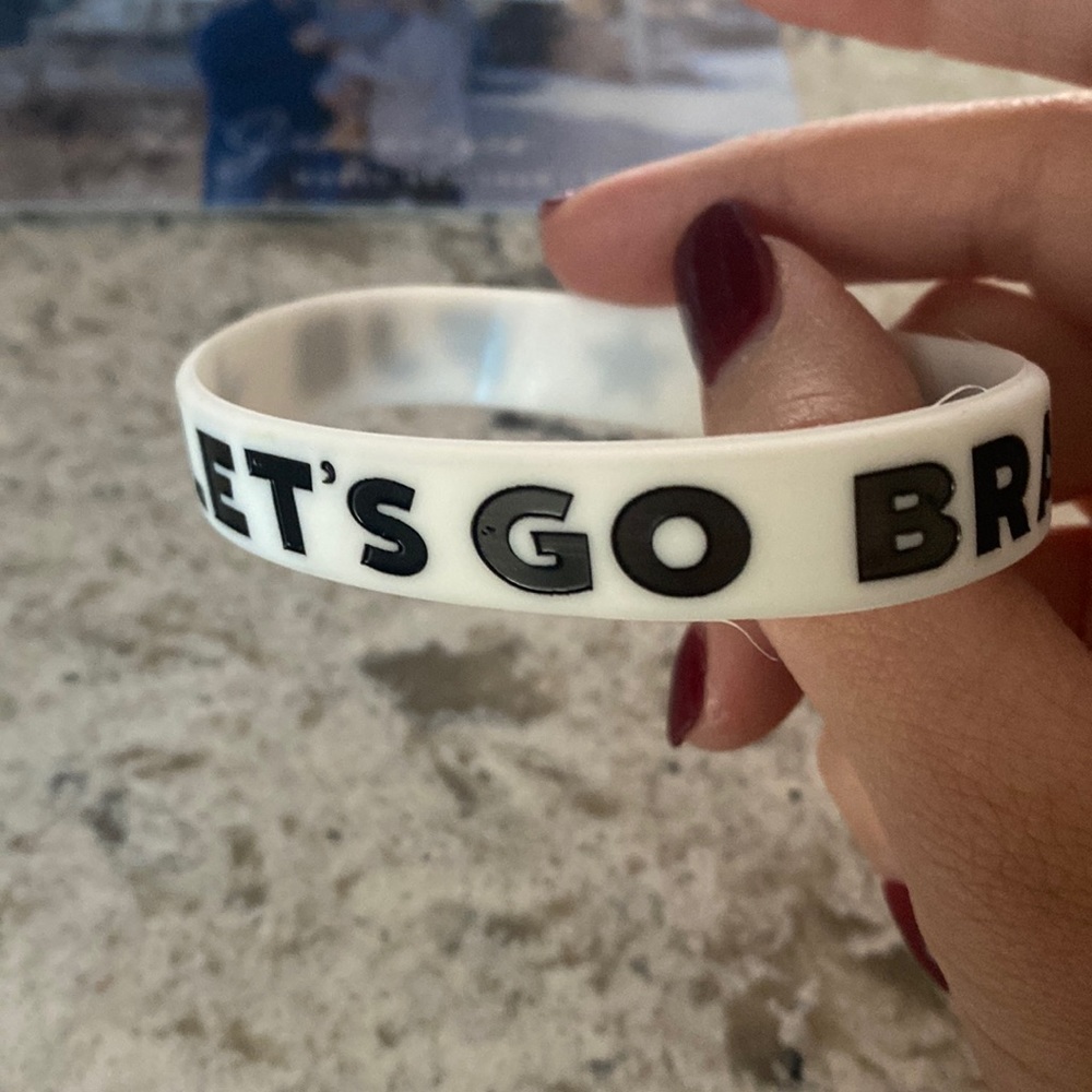Let’s go Brandon bracelet white - Picture 1 of 2